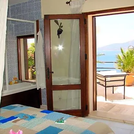 Sleeps 8 Pool Air Con Wifi *