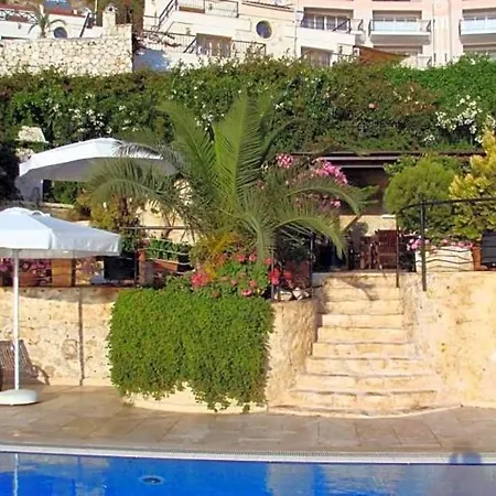 Sleeps 8 Pool Air Con Wifi